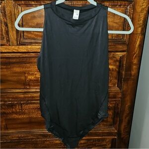 lululemon Nulu High Neck Bodysuit Sz Medium BLK Sleeveless